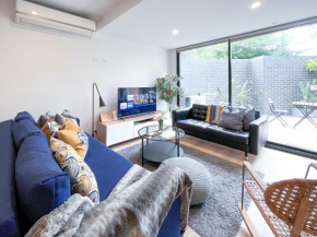 Pride Bentleigh Apartment with Private Garden